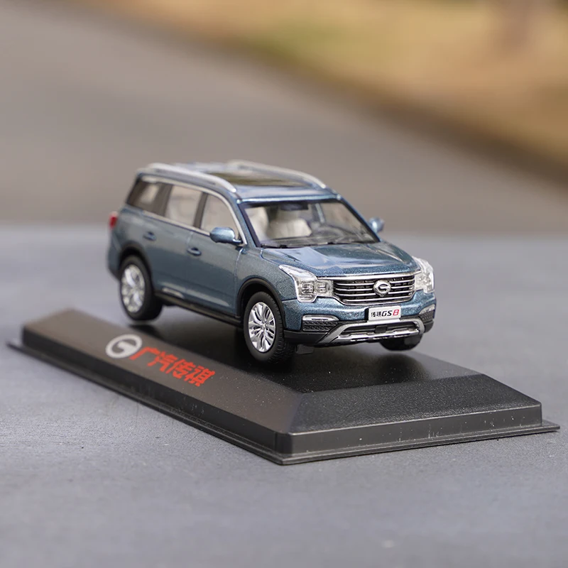 1:43 оригинальный GAC Trumpchi GS8 2020, модель автомобиля из сплава внедорожников
1:43 оригинальный GAC Trumpchi GS8 2020, модель автомобиля из сплава внедорожников