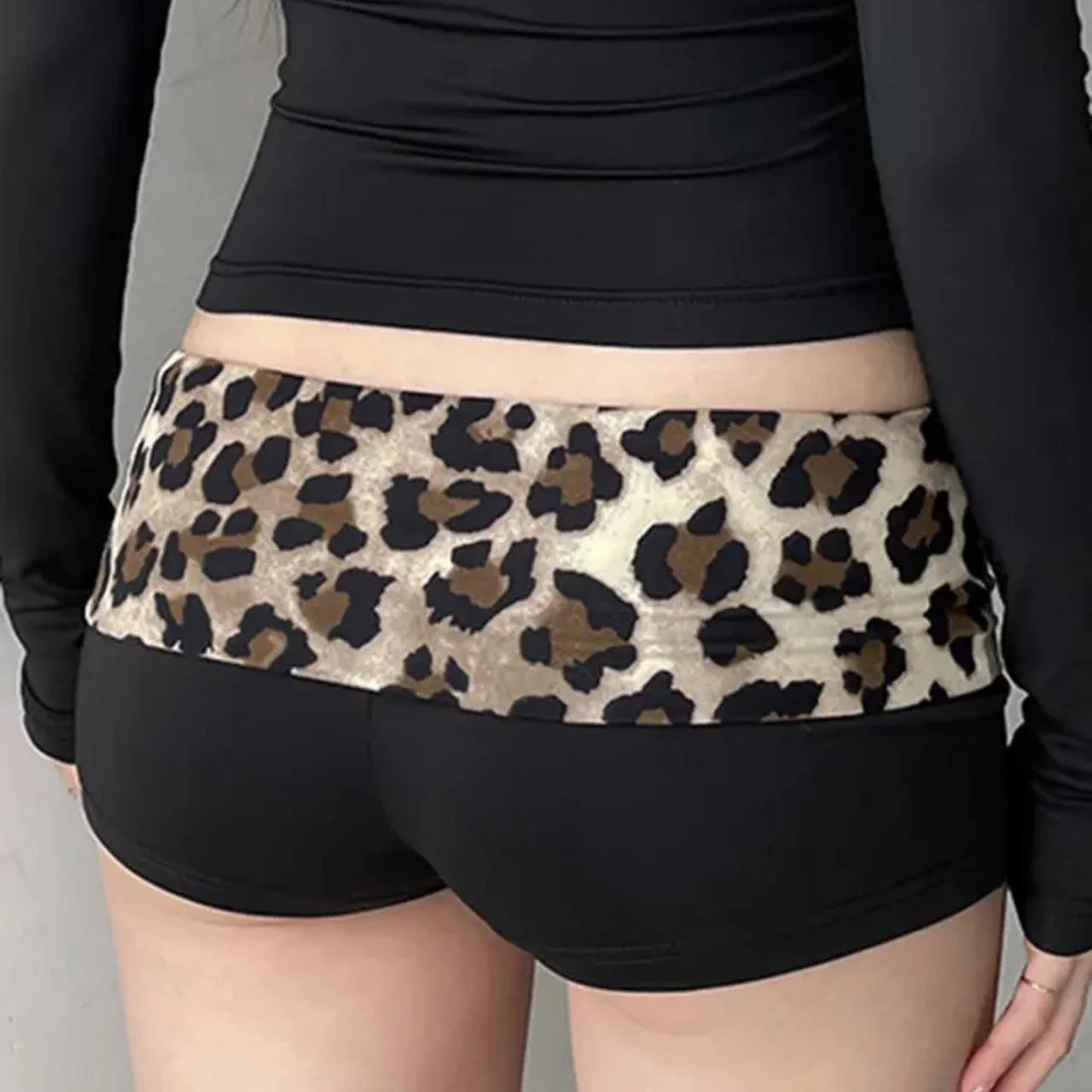 Shorts Y2K Women Red Ultra-Short Clubwear Nightclub Spicy Ruffle Cuff Lined Double-Layer Low-Waist Elastic Shirring Detail Urban
Shorts Y2K Women Red Ultra-Short Clubwear Nightclub Spicy Ruffle Cuff Lined Double-Layer Low-Waist Elastic Shirring Detail Urban