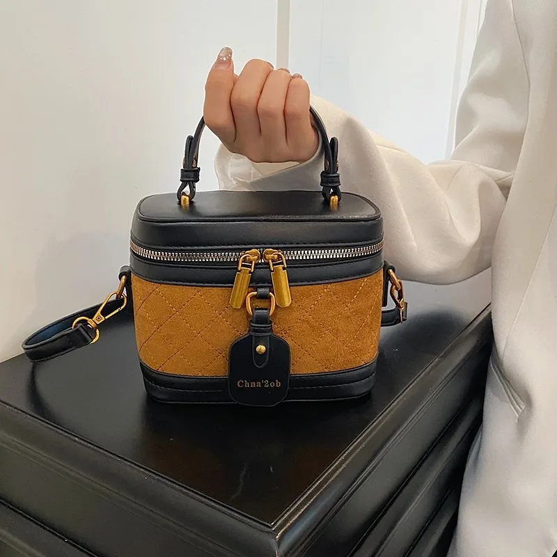 Роскошная модная женская сумка через плечо из кожи и пригородного стиля высокого класса
Роскошная модная женская сумка через плечо из кожи и пригородного стиля высокого класса