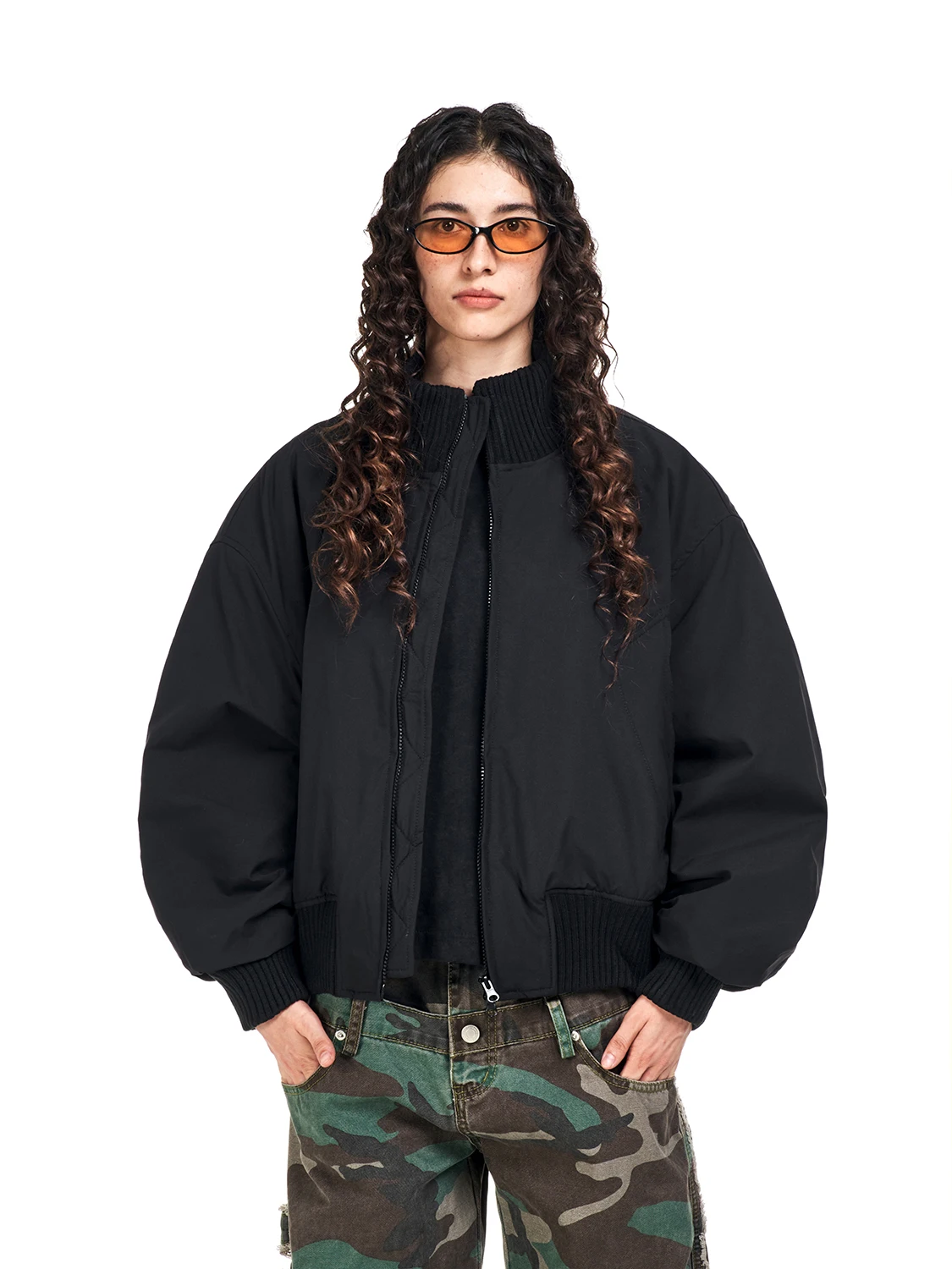 Мужская повседневная утепленная зимняя куртка из хлопка с воротником-стойкой, свободного кроя, в американском стиле, из полиэфирного волокна
Мужская повседневная утепленная зимняя куртка из хлопка с воротником-стойкой, свободного кроя, в американском стиле, из полиэфирного волокна