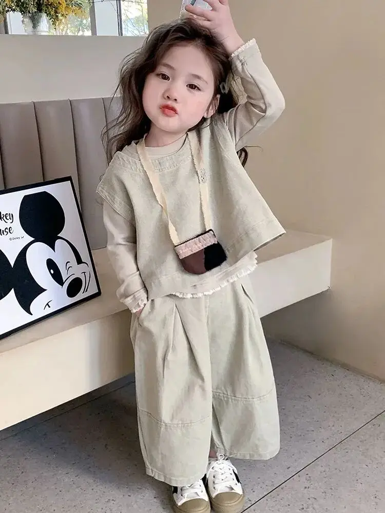 Girls' Spring Autumn Casual Pure Color Vest T-shirt Wide Leg Pants 3-piece Set Children's Clothing Ensemble
Girls' Spring Autumn Casual Pure Color Vest T-shirt Wide Leg Pants 3-piece Set Children's Clothing Ensemble