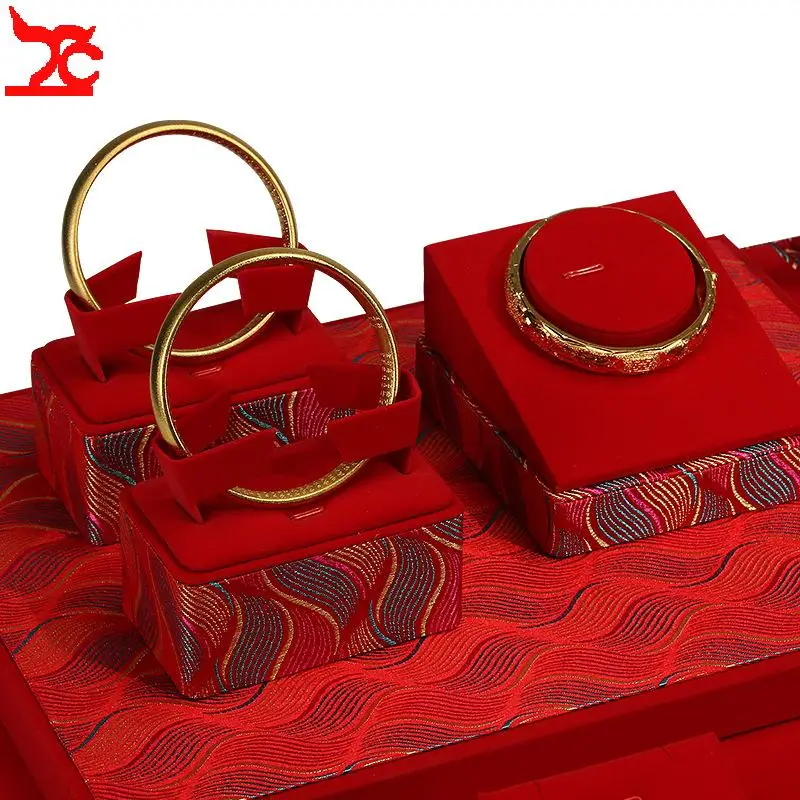 High quality red leather jewelry display props earring necklace organizer rack jewelry Exhibitor counter display stand
High quality red leather jewelry display props earring necklace organizer rack jewelry Exhibitor counter display stand