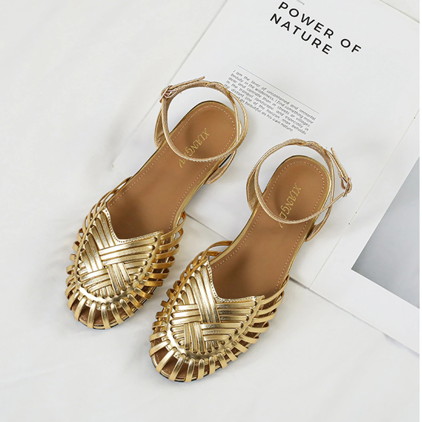 Fashionable Women Gold Woven Flat Sandals New Closed Toe Ankle Strap Gladiator Sandals Summer Casual Beach Vacation Shoes 36-42
Fashionable Women Gold Woven Flat Sandals New Closed Toe Ankle Strap Gladiator Sandals Summer Casual Beach Vacation Shoes 36-42