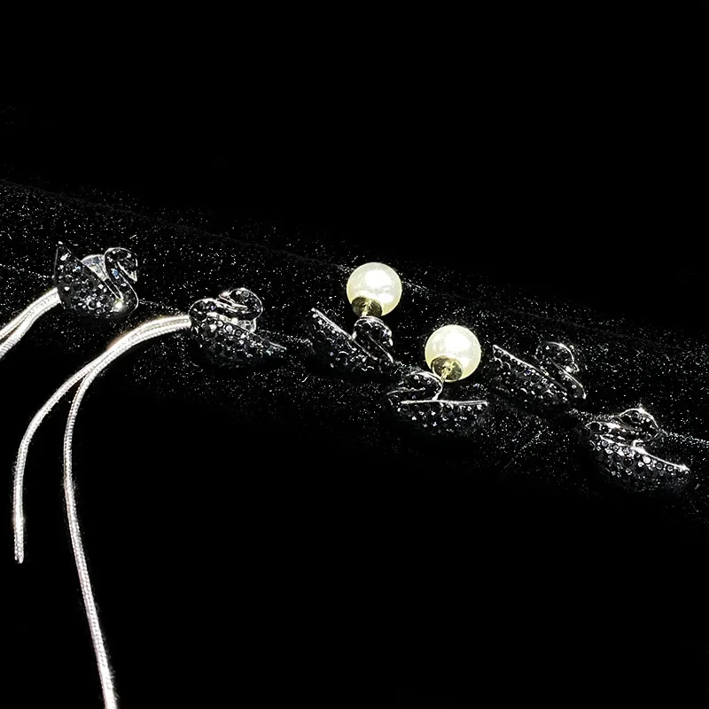 MDL Moissanite Style Classic Niche Singapore Natural Shellfish Pearl Earplugs Gold-plated Tassel Black Swan
MDL Moissanite Style Classic Niche Singapore Natural Shellfish Pearl Earplugs Gold-plated Tassel Black Swan