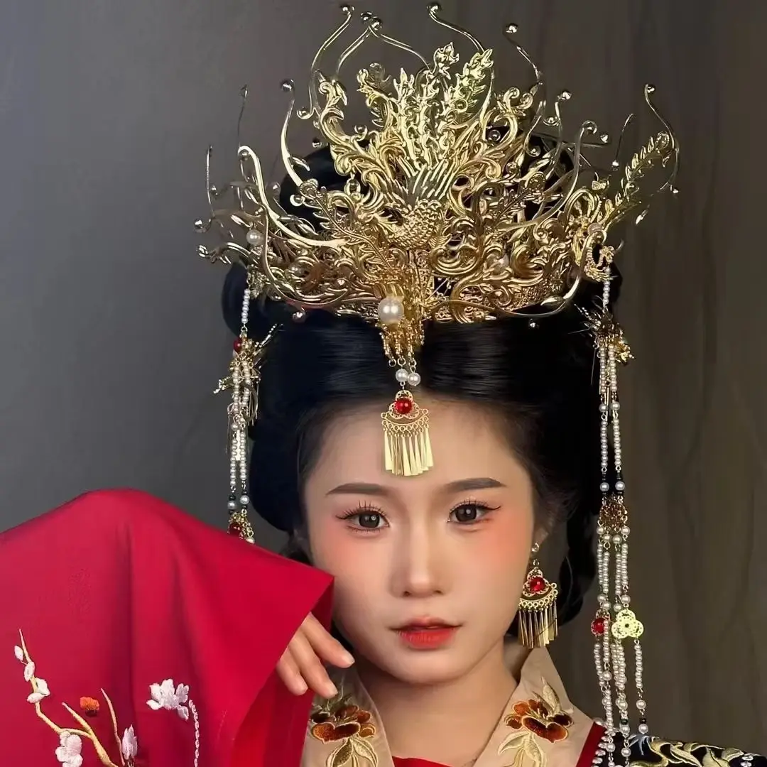 Golden Large Phoenix Crown Chinese Vintage Style Ancient Costume Hair Accessory Grand Classical Hanfu Wedding Long Tassels
Golden Large Phoenix Crown Chinese Vintage Style Ancient Costume Hair Accessory Grand Classical Hanfu Wedding Long Tassels