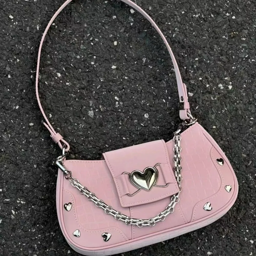 Cute Punk Y2k Underarm Bag Korean Style Pu Leather Shoulder Bag Love Heart Metal Buckle Women's Handbag Outdoor
Cute Punk Y2k Underarm Bag Korean Style Pu Leather Shoulder Bag Love Heart Metal Buckle Women's Handbag Outdoor