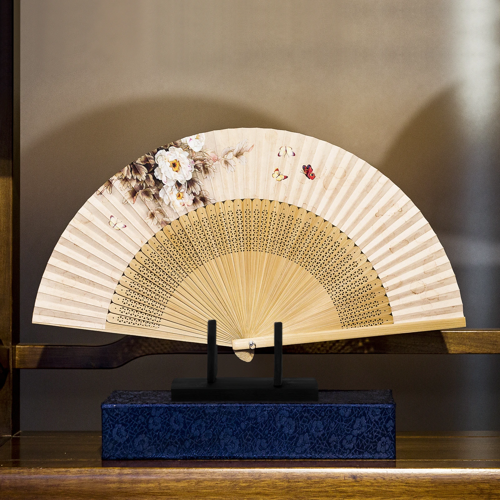 Japanese Style Rack Home Decor Wooden Stand Storage Rack Holder Display Stand Folded Fan Art Craft Fan
Japanese Style Rack Home Decor Wooden Stand Storage Rack Holder Display Stand Folded Fan Art Craft Fan