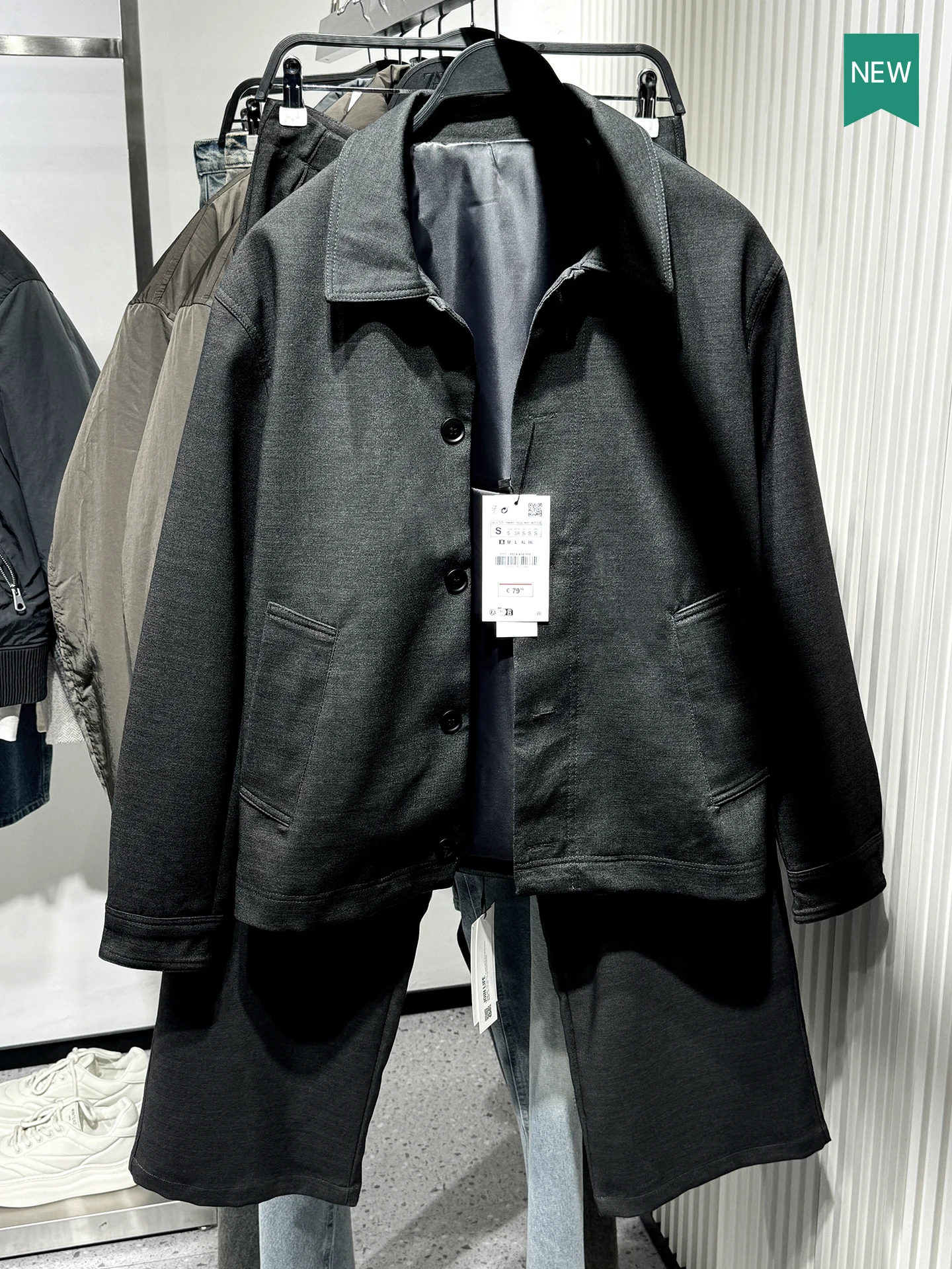 New Spring Men's Long Sve Texture irt Jaet Comfortable Structure Fold Collar Outerwear Stand Fit Casual Sle Polye...
New Spring Men's Long Sve Texture irt Jaet Comfortable Structure Fold Collar Outerwear Stand Fit Casual Sle Polye...