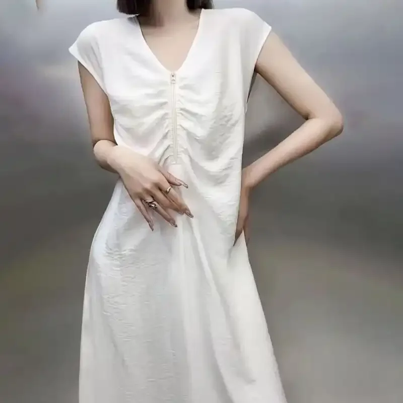 Elegant White V Neck Sleeveless Midi Dress With Zipper Front Loose A Line Fit For Summer Women
Elegant White V Neck Sleeveless Midi Dress With Zipper Front Loose A Line Fit For Summer Women