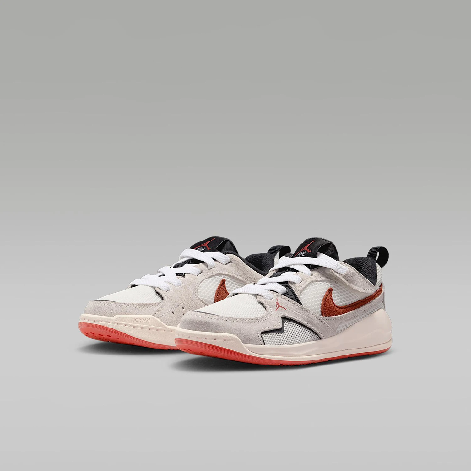 Nike genuine JORDAN Kids Breathable Lightweight Shock Absorption Low-Top Sports Shoes HQ0507-101
Nike genuine JORDAN Kids Breathable Lightweight Shock Absorption Low-Top Sports Shoes HQ0507-101