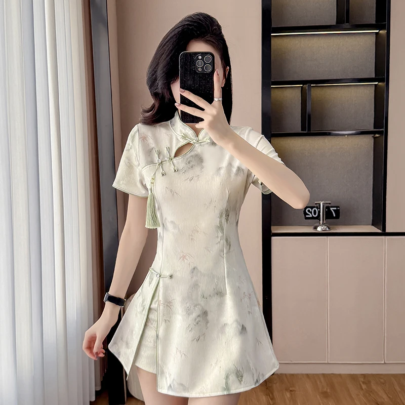 Chinese Qipao Set 2025 Print Dress & Shorts with Tassels Vintage Cheongsam Two Piece Outfit Women Summer Casual Suit
Chinese Qipao Set 2025 Print Dress & Shorts with Tassels Vintage Cheongsam Two Piece Outfit Women Summer Casual Suit