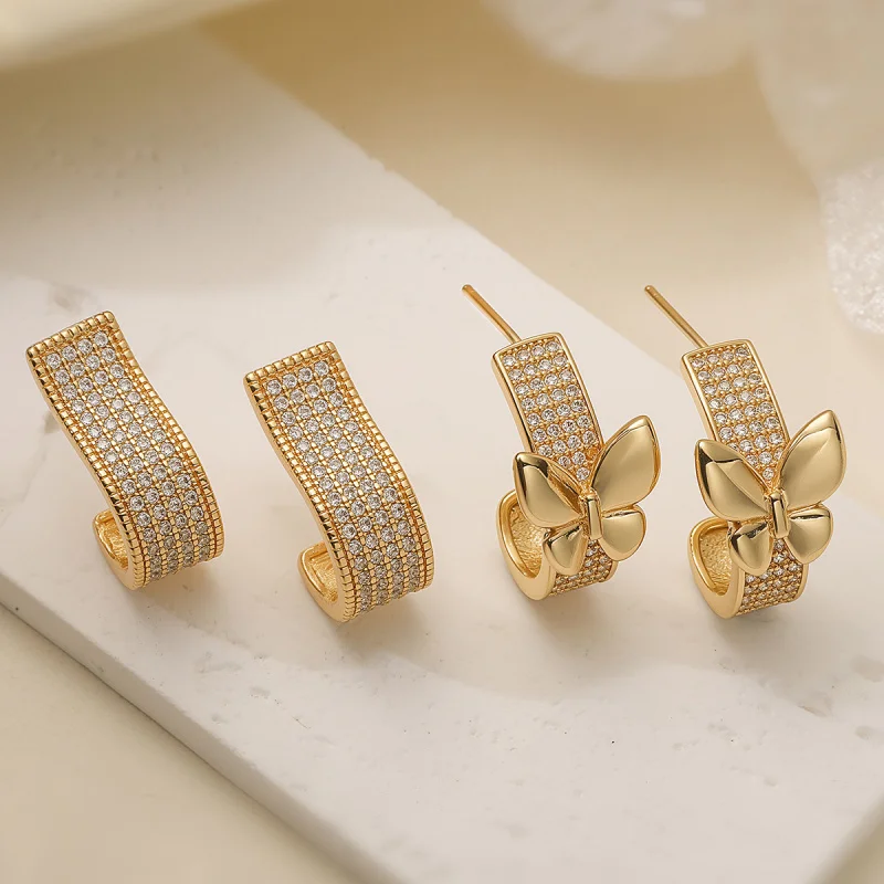 Niche Design Copper Plated 18K Gold Zircon Butterfly Geometric Earrings for Women Simple Luxury Personality Versatile Ear Jewelr
Niche Design Copper Plated 18K Gold Zircon Butterfly Geometric Earrings for Women Simple Luxury Personality Versatile Ear Jewelr