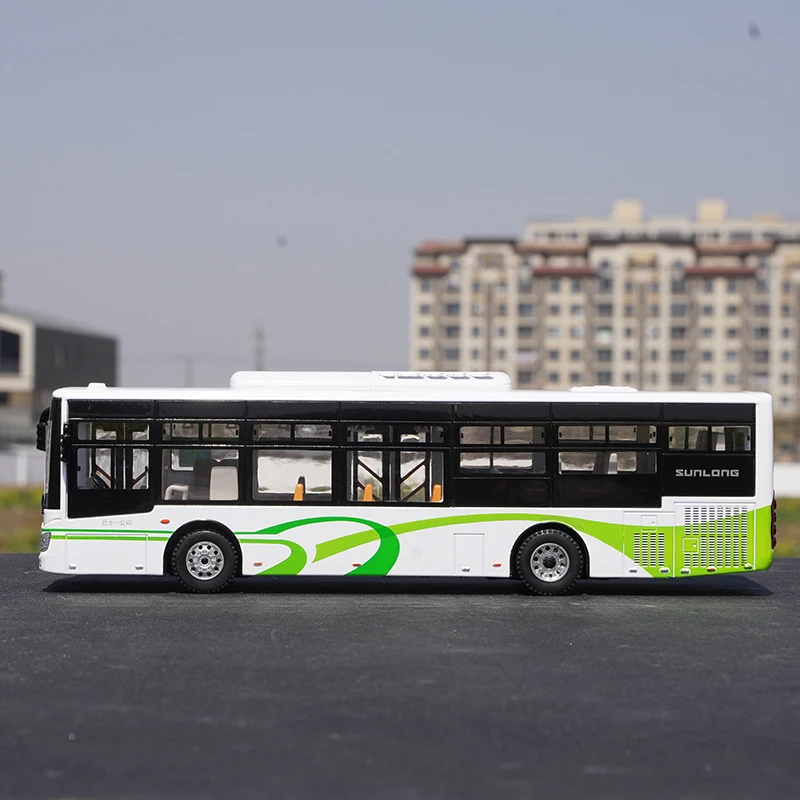 1:43 Original Shenlong Bus Model 6109 Shanghai Bus Simulation Alloy Bus Model Lighting Version
1:43 Original Shenlong Bus Model 6109 Shanghai Bus Simulation Alloy Bus Model Lighting Version