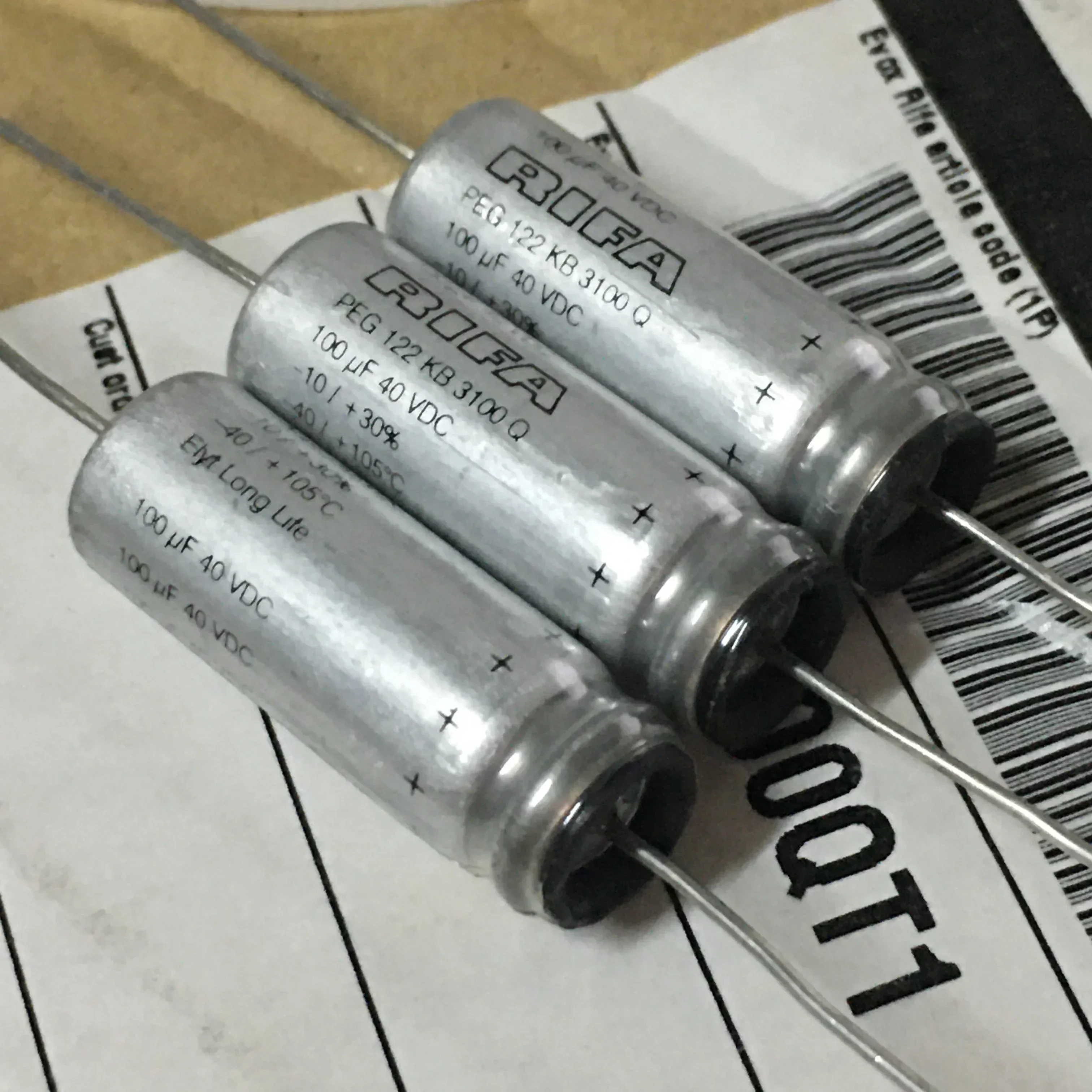 New original box of Swedish RIFA silver bullet PEG122KB series 40V 100UF fever cathode electrolytic capacitor 
New original box of Swedish RIFA silver bullet PEG122KB series 40V 100UF fever cathode electrolytic capacitor