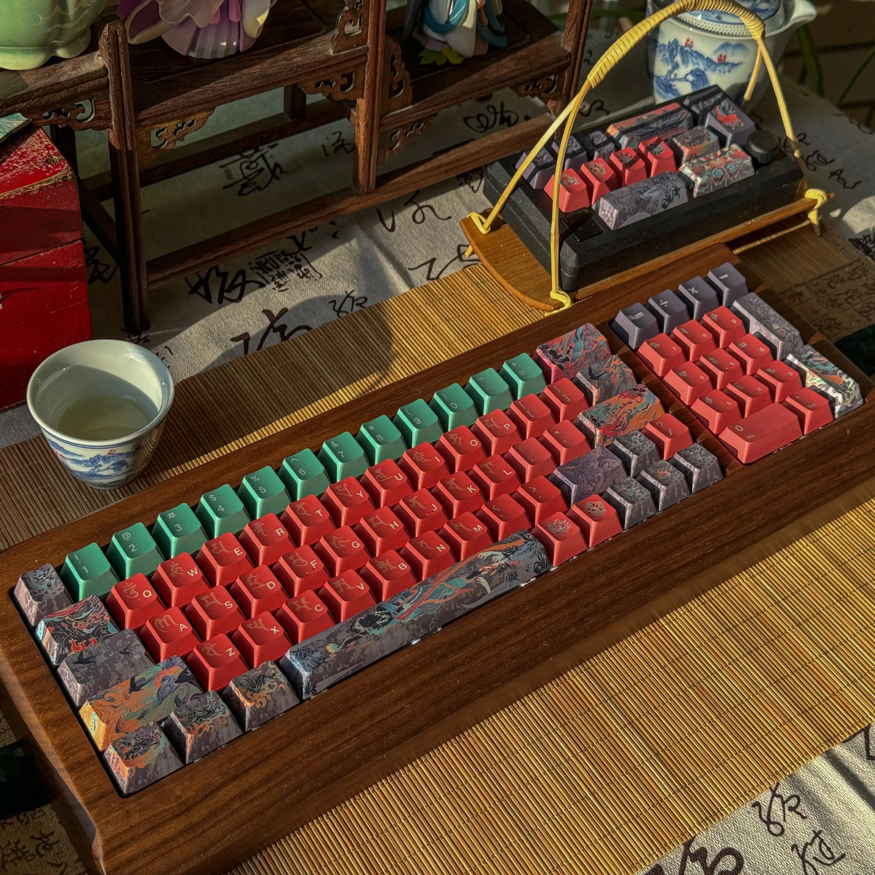 Клавиши в национальном стиле Dunhuang, темно-красные, с милым гравированным крестом, для механических клавиатур с магнитными переключателями
Клавиши в национальном стиле Dunhuang, темно-красные, с милым гравированным крестом, для механических клавиатур с магнитными переключателями