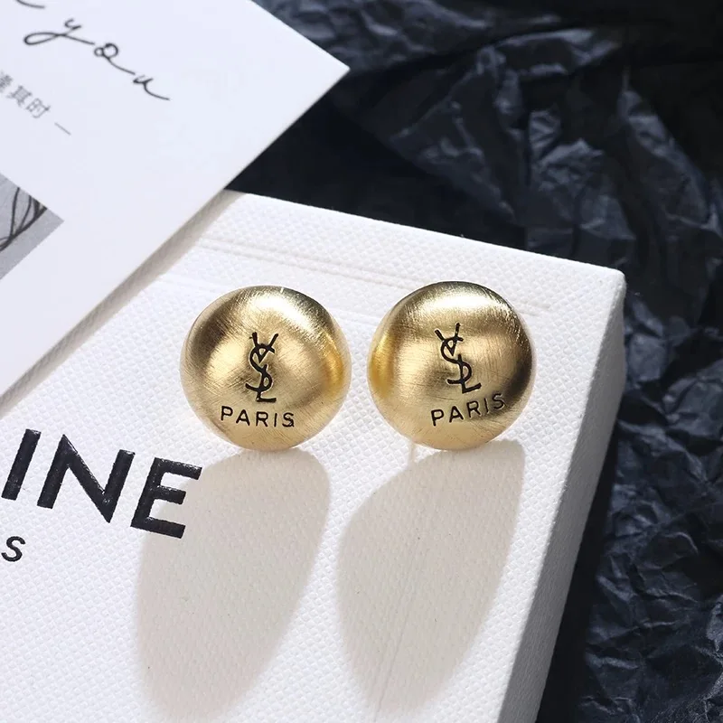 Gold Color Letter Earrings For Women Fashion Luxury Elegant Jewelry Party Holiday Birthday Gift
Gold Color Letter Earrings For Women Fashion Luxury Elegant Jewelry Party Holiday Birthday Gift