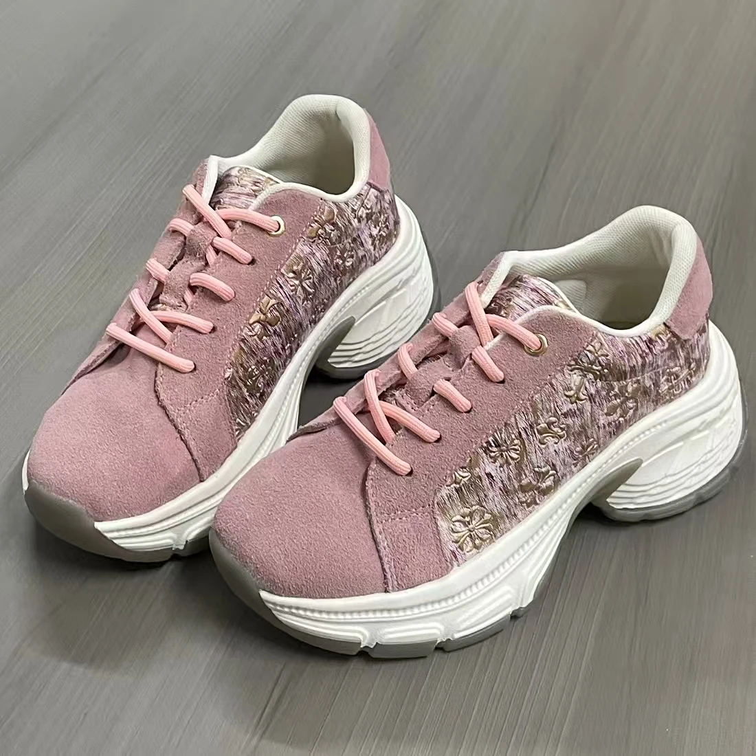 Кроссовки Xingliupi розовые, модные, женские, повседневные, кожаные, на платформе 5 см, универсальные, стильные
Кроссовки Xingliupi розовые, модные, женские, повседневные, кожаные, на платформе 5 см, универсальные, стильные