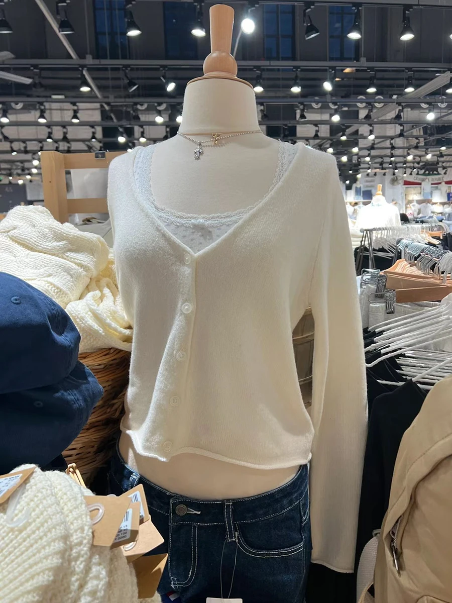 Raw Trim Beige Knitted Sweater Cardigan Autumn V-neck Single Breasted Cotton Loose Tops Women Vintage Solid Basic Sweaters Coat
Raw Trim Beige Knitted Sweater Cardigan Autumn V-neck Single Breasted Cotton Loose Tops Women Vintage Solid Basic Sweaters Coat