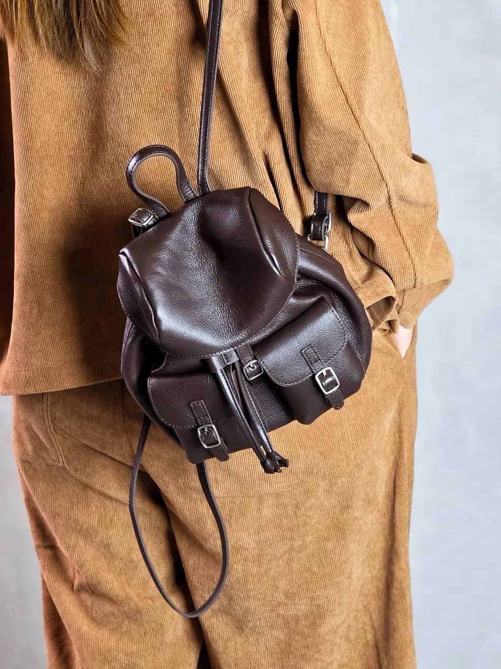 Casual Travel Women's Bapa 2025 New Faion Design Versatile Soft Leather Bag American Retro Sle Dstring Closure
Casual Travel Women's Bapa 2025 New Faion Design Versatile Soft Leather Bag American Retro Sle Dstring Closure