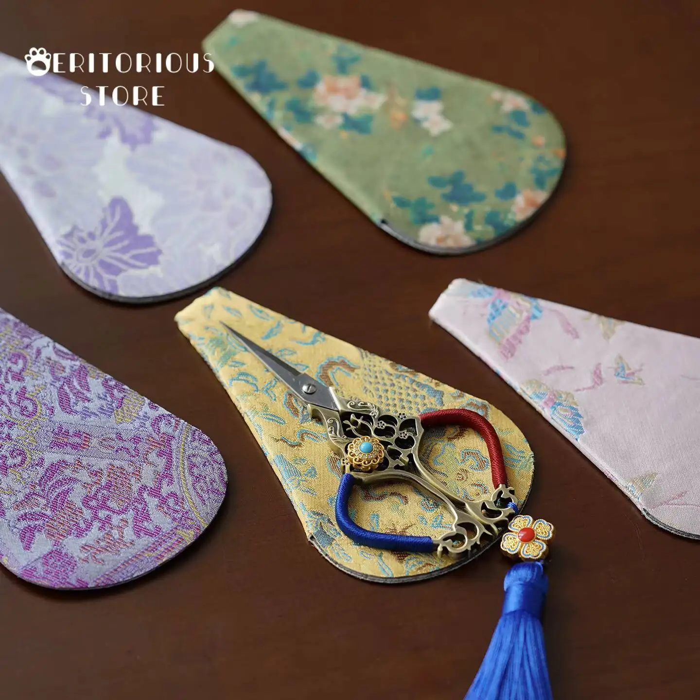 Chinese Art Tea Scissors Bag Puera Scissors Case Tea Knife Puer Tea Ceremony Tea Supplies Shu Needle Accessories Puerh Tea Tools
Chinese Art Tea Scissors Bag Puera Scissors Case Tea Knife Puer Tea Ceremony Tea Supplies Shu Needle Accessories Puerh Tea Tools