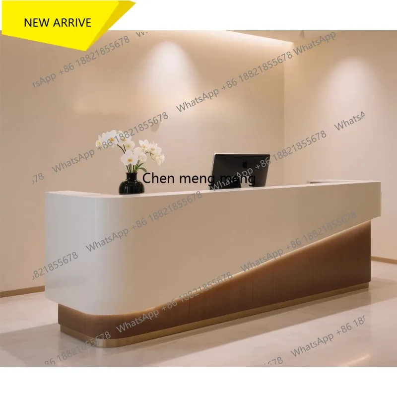 DD182 Салон красоты, кассовый терминал, краска, барный стол, столешница с текстурой дерева
DD182 Салон красоты, кассовый терминал, краска, барный стол, столешница с текстурой дерева