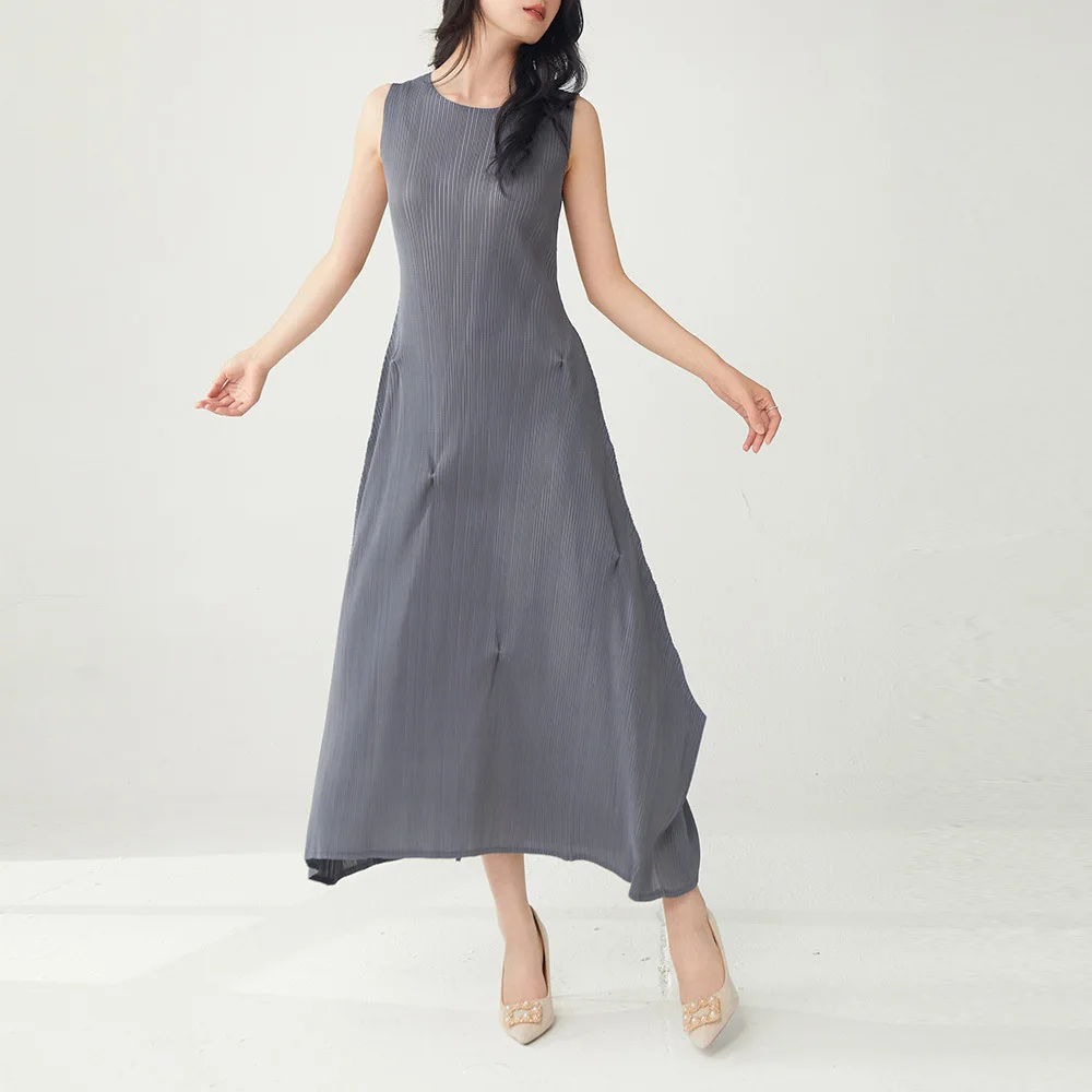 Miyake Solid Color Dress Thin Temperament Irregular 2025 Summer New Sleeveless Loose A Word Swing Medium-length Skirt
Miyake Solid Color Dress Thin Temperament Irregular 2025 Summer New Sleeveless Loose A Word Swing Medium-length Skirt