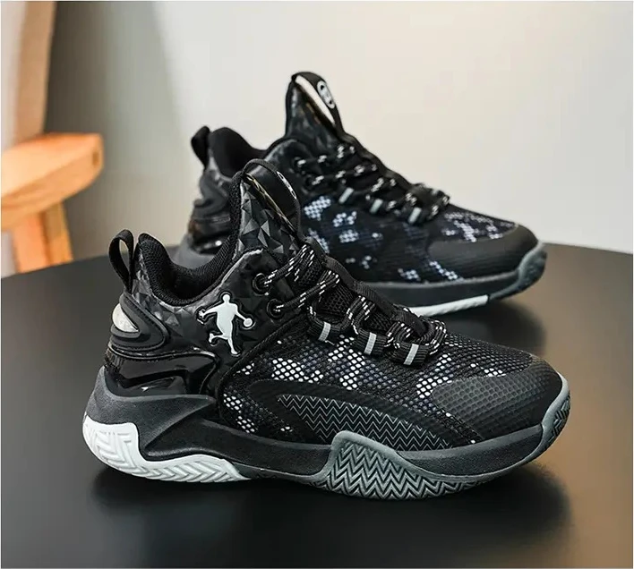 Детские баскетбольные кроссовки для мальчиков, новинка 2024, дышащая нескользящая спортивная обувь на шнуровке, легкие кроссовки, детские кроссовки
Детские баскетбольные кроссовки для мальчиков, новинка 2024, дышащая нескользящая спортивная обувь на шнуровке, легкие кроссовки, детские кроссовки