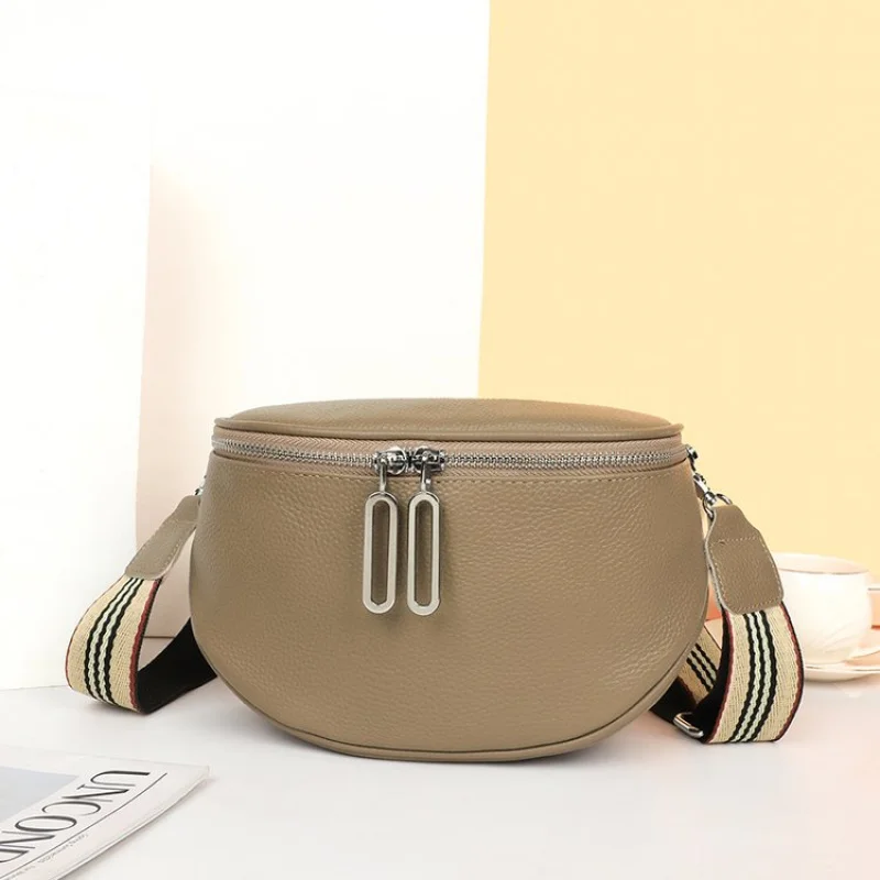 Elegant Tote Crossbody Bag For Ladies Made Of High-Quality Leather Featuring Luxury Designer Signature Style
Elegant Tote Crossbody Bag For Ladies Made Of High-Quality Leather Featuring Luxury Designer Signature Style