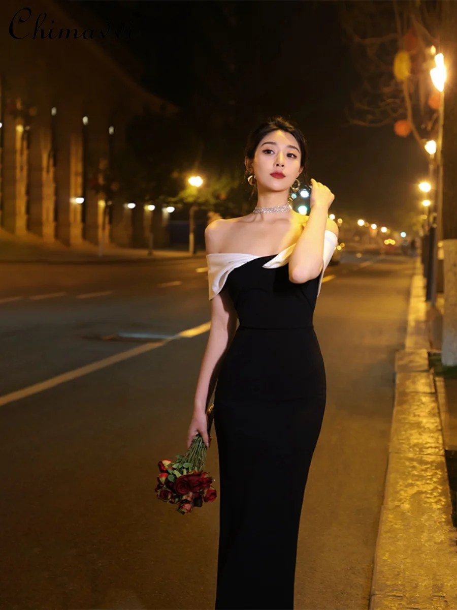 French Sexy Off-Shoulder Fishtail Dresses Women's Summer Black White Stitching Pleated High Waist Slim Fit Sheath Evening Dress
French Sexy Off-Shoulder Fishtail Dresses Women's Summer Black White Stitching Pleated High Waist Slim Fit Sheath Evening Dress