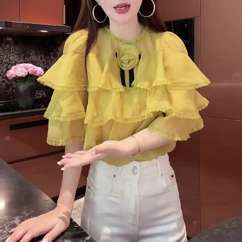 Women's Yellow Ruffled Half Sleeve Rose Decor Blouse Casual Sheer Top
Women's Yellow Ruffled Half Sleeve Rose Decor Blouse Casual Sheer Top