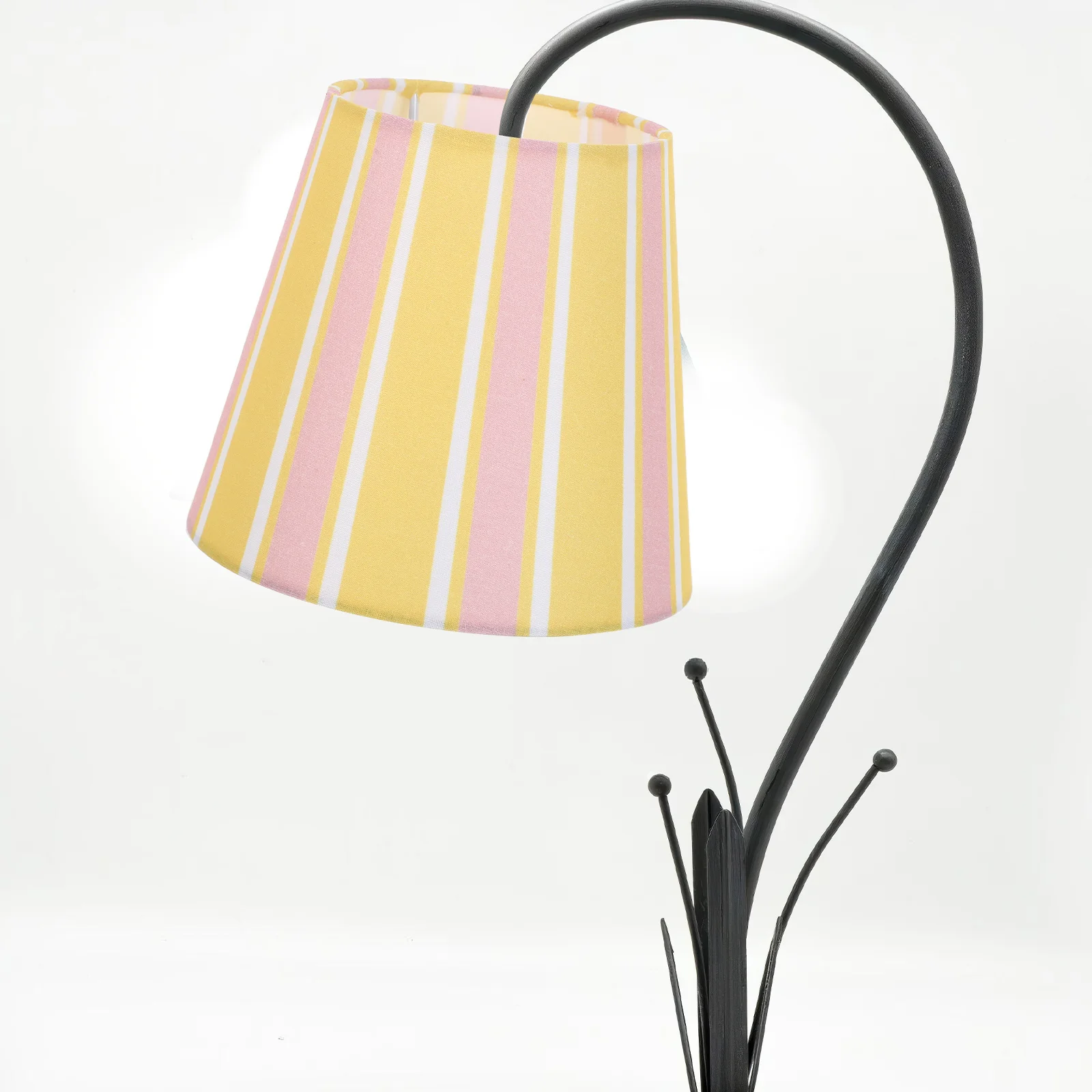 4" Tops 6" Bottom 5" High Stripe Bell Lamp Shade Modern Fabric Table Lamp Shade For Bedroom Home Office Hotel Decor
4" Tops 6" Bottom 5" High Stripe Bell Lamp Shade Modern Fabric Table Lamp Shade For Bedroom Home Office Hotel Decor