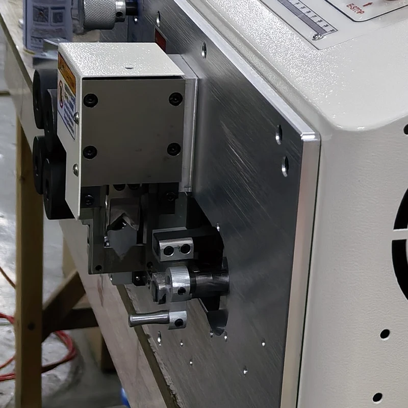 SWT508-ZW25 updated 7 inch touch screen double head computer automatic wire stripping and bending machine for angle bender
SWT508-ZW25 updated 7 inch touch screen double head computer automatic wire stripping and bending machine for angle bender