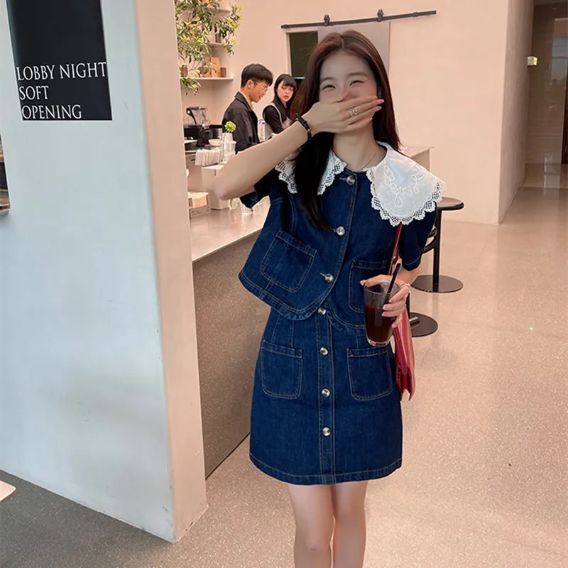 French Retro Blue Denim 2 Piece Dress Sets White Lace Doll Collar Top&High Waist A Line Mini Skirt Fashion Chic Girl 2pc Suit
French Retro Blue Denim 2 Piece Dress Sets White Lace Doll Collar Top&High Waist A Line Mini Skirt Fashion Chic Girl 2pc Suit