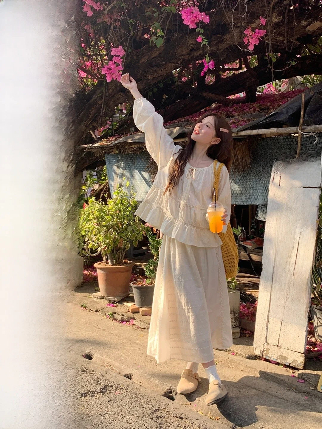 Lush Loose Women's Shirt Skirt Set Hollow out Design Gentle Spring Fashion Korean Style High Waist Bubble Sleeve Breathable C...
Lush Loose Women's Shirt Skirt Set Hollow out Design Gentle Spring Fashion Korean Style High Waist Bubble Sleeve Breathable C...