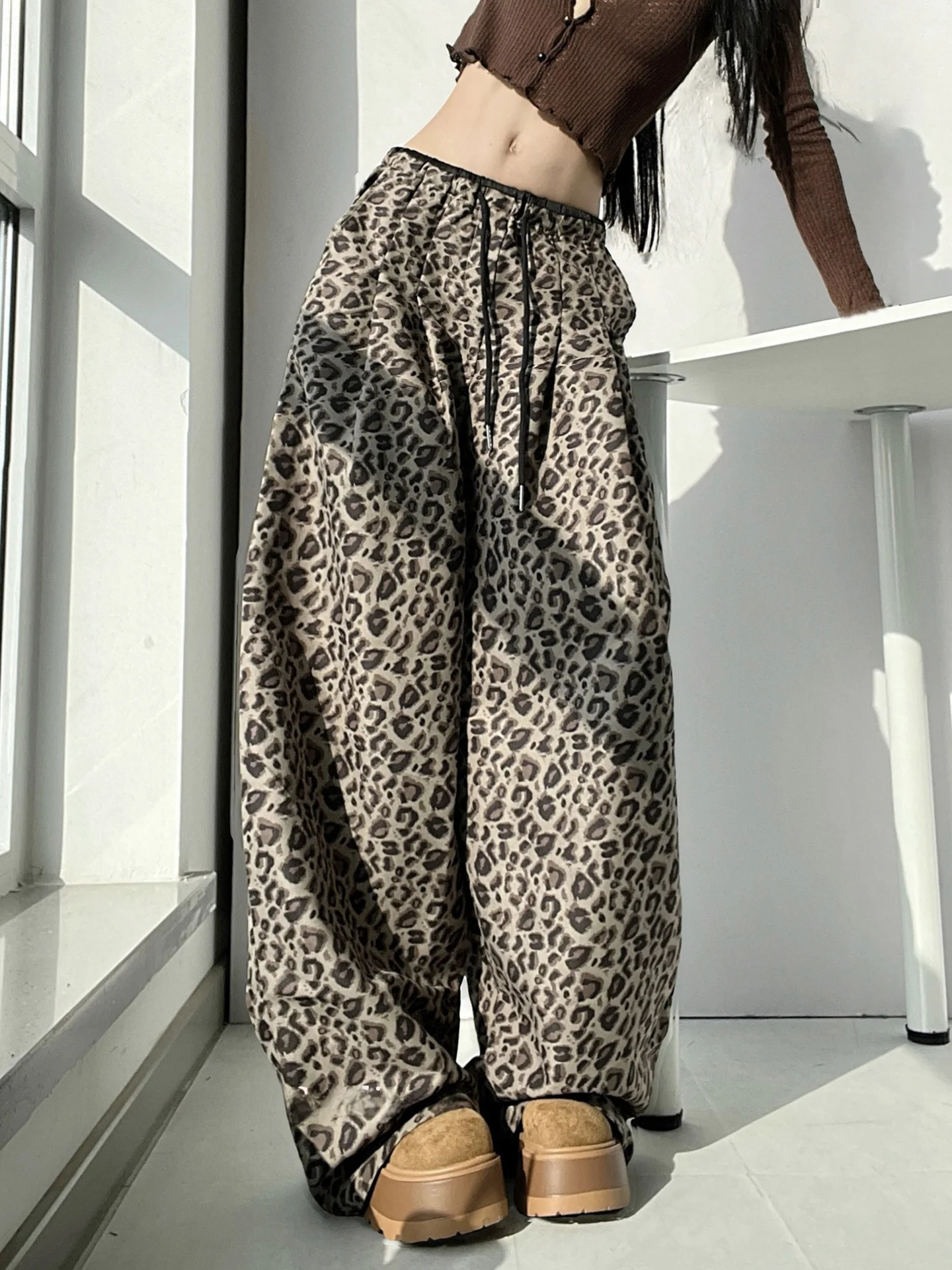 American Retro Leopard Print Loose Wide Leg Casual Pants Women's Draped Lazy High Street Drawstring Loose Slimming Trousers
American Retro Leopard Print Loose Wide Leg Casual Pants Women's Draped Lazy High Street Drawstring Loose Slimming Trousers