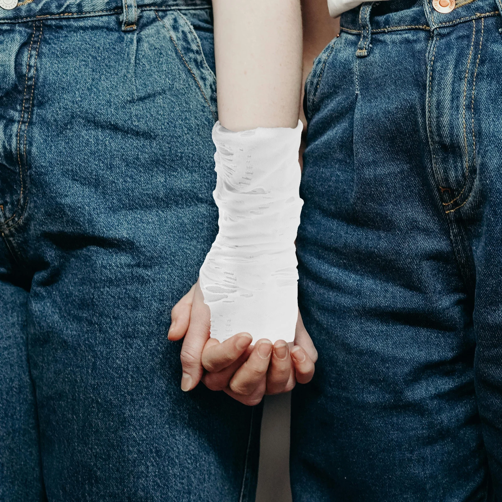 White Ripped Punk Style Fingerless Gloves Durable Polyester for Halloween Costume Parties Performance Gothic Gloves
White Ripped Punk Style Fingerless Gloves Durable Polyester for Halloween Costume Parties Performance Gothic Gloves