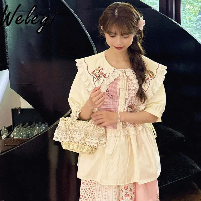 Summer Sweet Floral Plaid Stitching Top Woman Creamy-white Shirt Jirai Kei Style Retro Loose Short Sleeve Blouse Tunics Tops
Summer Sweet Floral Plaid Stitching Top Woman Creamy-white Shirt Jirai Kei Style Retro Loose Short Sleeve Blouse Tunics Tops