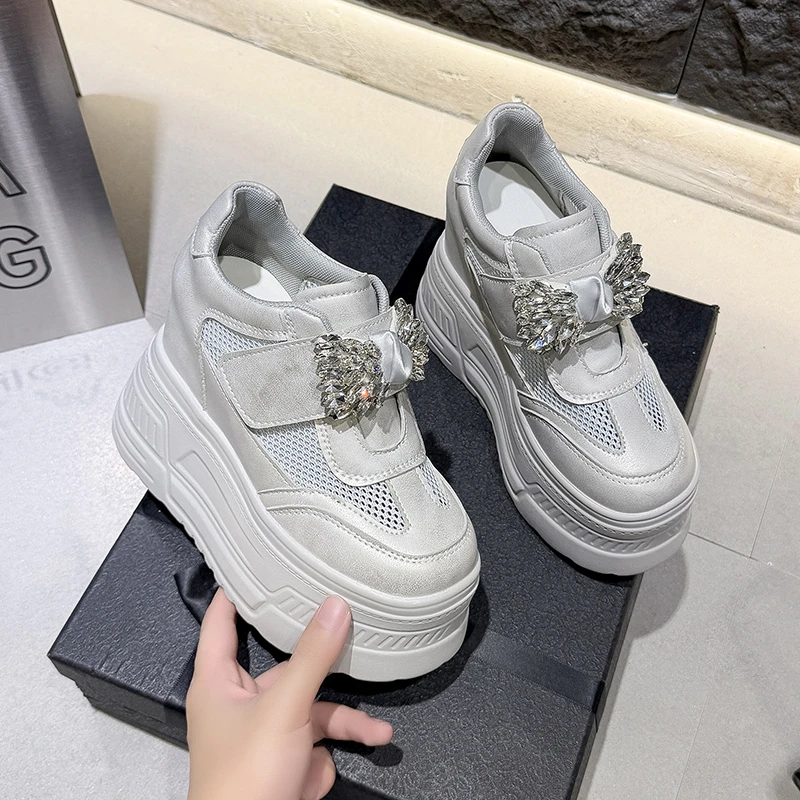Summer Women's Thick-soled White Shoes New Versatile Breathable Hollow Mesh Sneakers Rhinestone High Heels Women Casual Shoes
Summer Women's Thick-soled White Shoes New Versatile Breathable Hollow Mesh Sneakers Rhinestone High Heels Women Casual Shoes