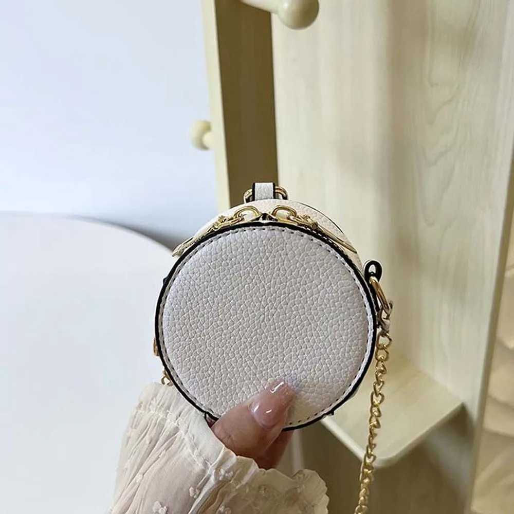 Elegant Chain Small Round Pouch Mini Anti-splash Water Lipstick Hanging Neck Bag Solid Color Vintage Detachable Coin Purse
Elegant Chain Small Round Pouch Mini Anti-splash Water Lipstick Hanging Neck Bag Solid Color Vintage Detachable Coin Purse