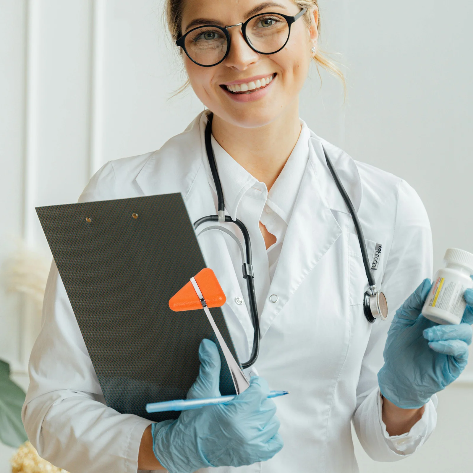 Lightweight Dual Head Small Hammer Ergonomic Design Precise Feedback Medical Diagnostic Equipment for Home School Hospital
Lightweight Dual Head Small Hammer Ergonomic Design Precise Feedback Medical Diagnostic Equipment for Home School Hospital