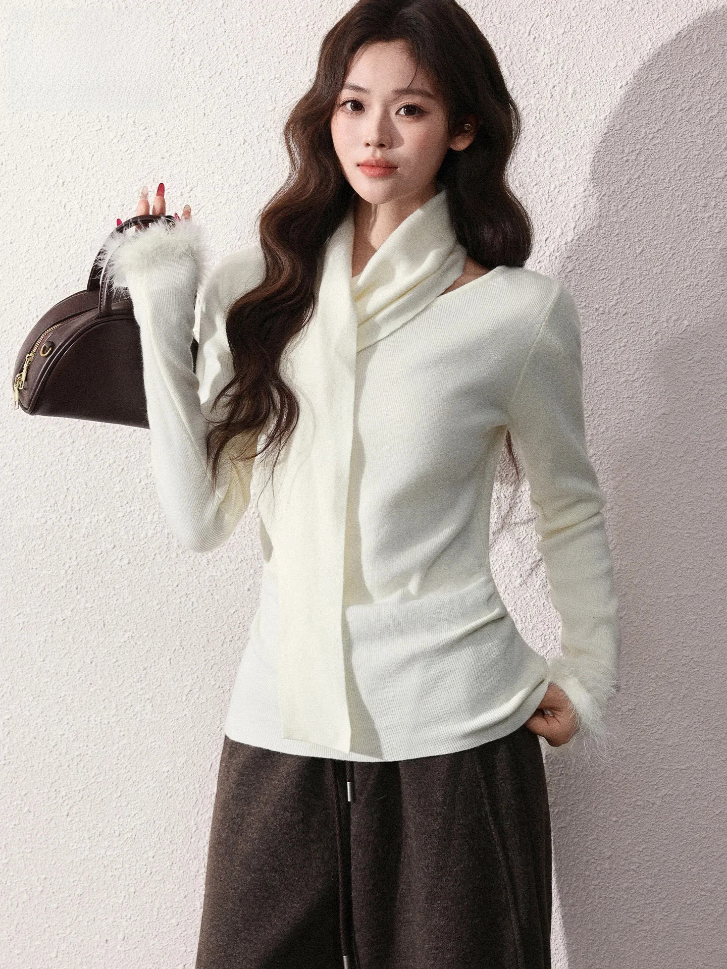 Elegant White Knitted Sweater Women's Fashion Summer Sleeve Design Sensation Inner Wear Top with Sash Casual Style Long Sleeve
Elegant White Knitted Sweater Women's Fashion Summer Sleeve Design Sensation Inner Wear Top with Sash Casual Style Long Sleeve