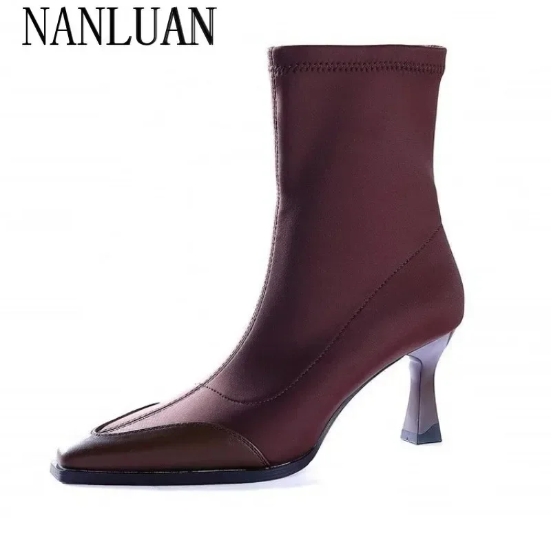 2024 Boutique Winter Women Boots Pointed Toe Chunky Heel Boots Leather Shoes for Women Elegent Ankle Boots High Heel Female
2024 Boutique Winter Women Boots Pointed Toe Chunky Heel Boots Leather Shoes for Women Elegent Ankle Boots High Heel Female