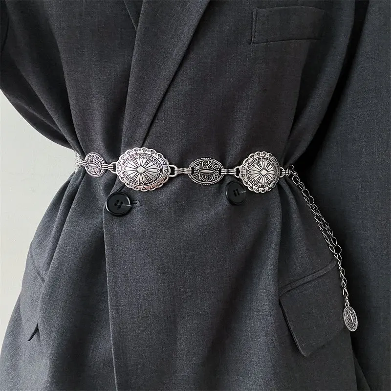 Retro European American Metal Chain Waist Belt for Women Wide Decoration Summer Dress Suit Versatile Fashion Accessory
Retro European American Metal Chain Waist Belt for Women Wide Decoration Summer Dress Suit Versatile Fashion Accessory