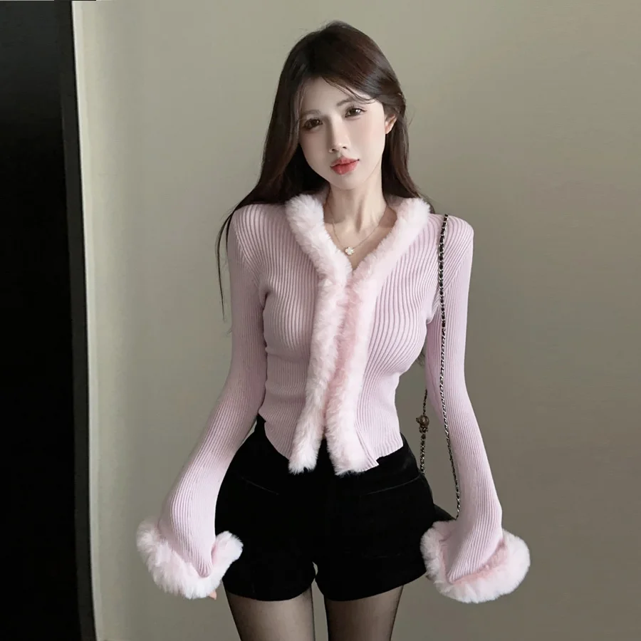 European Korean Style Women's Knitted Long Sleeve V-Neck Slim Fit Base Layer Mink Splicing Top Sweet Style Autumn Winter Sweater
European Korean Style Women's Knitted Long Sleeve V-Neck Slim Fit Base Layer Mink Splicing Top Sweet Style Autumn Winter Sweater