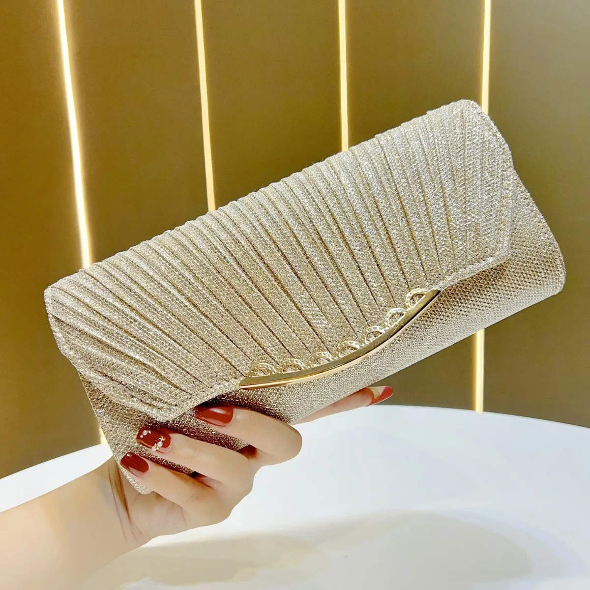 Evening Clutch Bags Fashion Women Elegant Silver Gold Shiny Handbag Wedding Party Long Purses Banquet Clutches Shoulder Bag
Evening Clutch Bags Fashion Women Elegant Silver Gold Shiny Handbag Wedding Party Long Purses Banquet Clutches Shoulder Bag