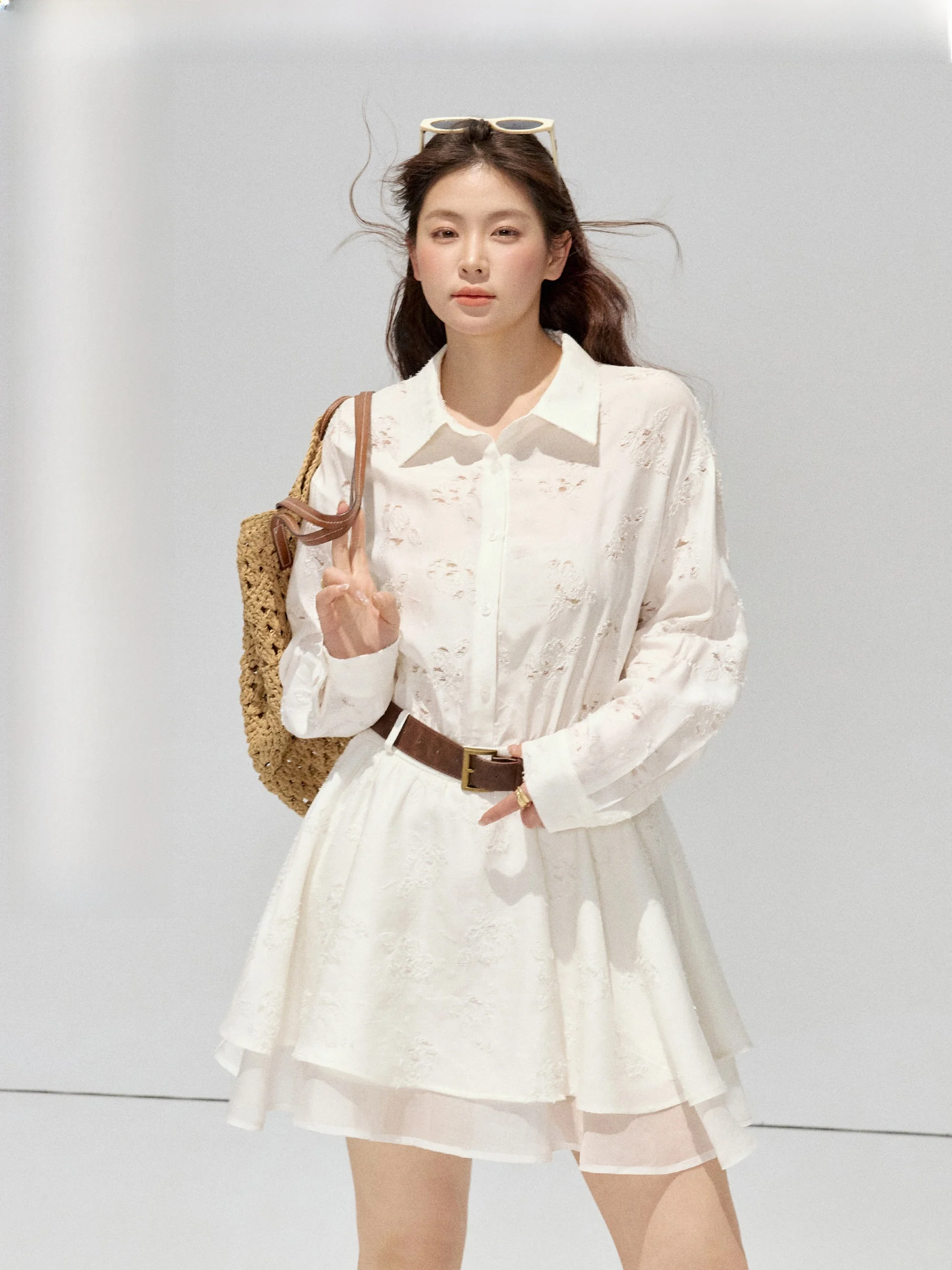 JULULOOK Studio Large Size Hollow out Waist Cinching Shirt Dress for Plump Women Casual Loose Fit Summer Short Dress
JULULOOK Studio Large Size Hollow out Waist Cinching Shirt Dress for Plump Women Casual Loose Fit Summer Short Dress
