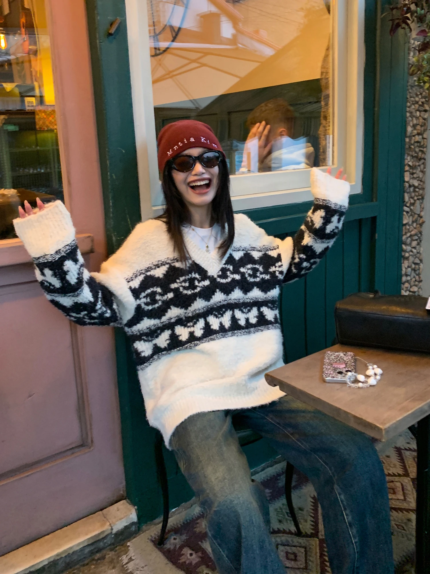 Вязаный свитер Pusumede с V-образным вырезом, женский повседневный топ с длинными рукавами, удобный, модный трикотаж
Вязаный свитер Pusumede с V-образным вырезом, женский повседневный топ с длинными рукавами, удобный, модный трикотаж