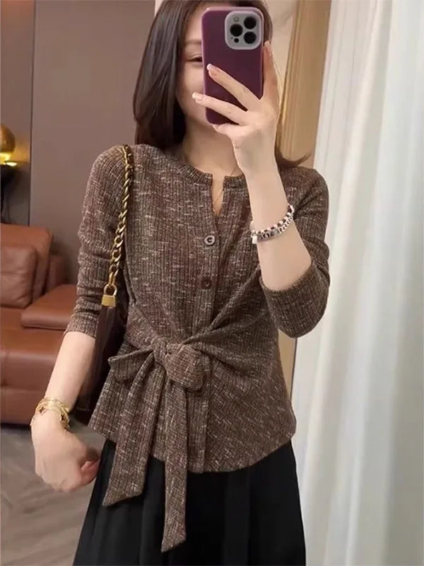 plus Size Women's Knitted Long Sleeve Wrap Cardigan Waist-Cinching Autumn Fashionable Top Coffee Color Commute Style Regular Fit
plus Size Women's Knitted Long Sleeve Wrap Cardigan Waist-Cinching Autumn Fashionable Top Coffee Color Commute Style Regular Fit