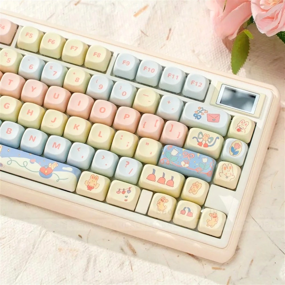 MOA Secret Garden, милые колпачки для клавиш с героями мультфильмов для девочек, PBT, 114 клавиш для 60/64/84/98/108, игровая механическая клавиатура MX Switch
MOA Secret Garden, милые колпачки для клавиш с героями мультфильмов для девочек, PBT, 114 клавиш для 60/64/84/98/108, игровая механическая клавиатура MX Switch