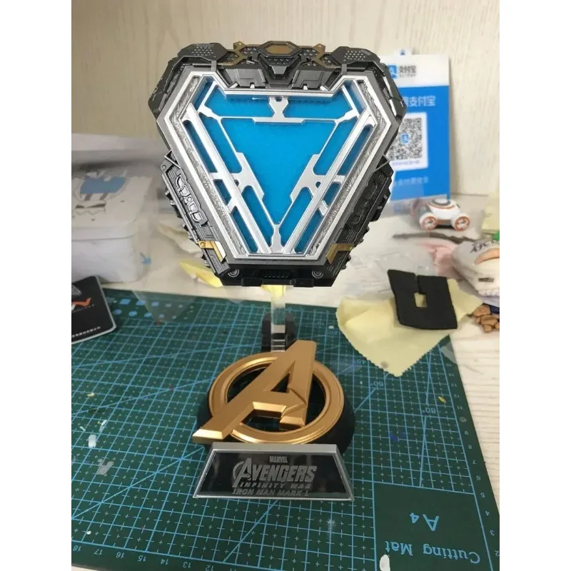 MK50 Arc Reactor Heart Shaped LED Light Model Cosplay Prop Superhero Iron Man Character Series Toy Children's Gift
MK50 Arc Reactor Heart Shaped LED Light Model Cosplay Prop Superhero Iron Man Character Series Toy Children's Gift